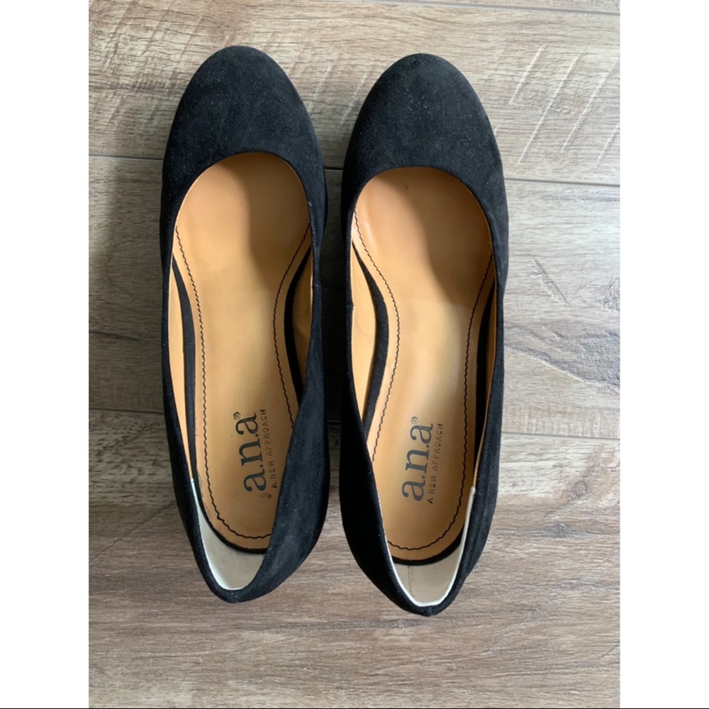 Black Wedges